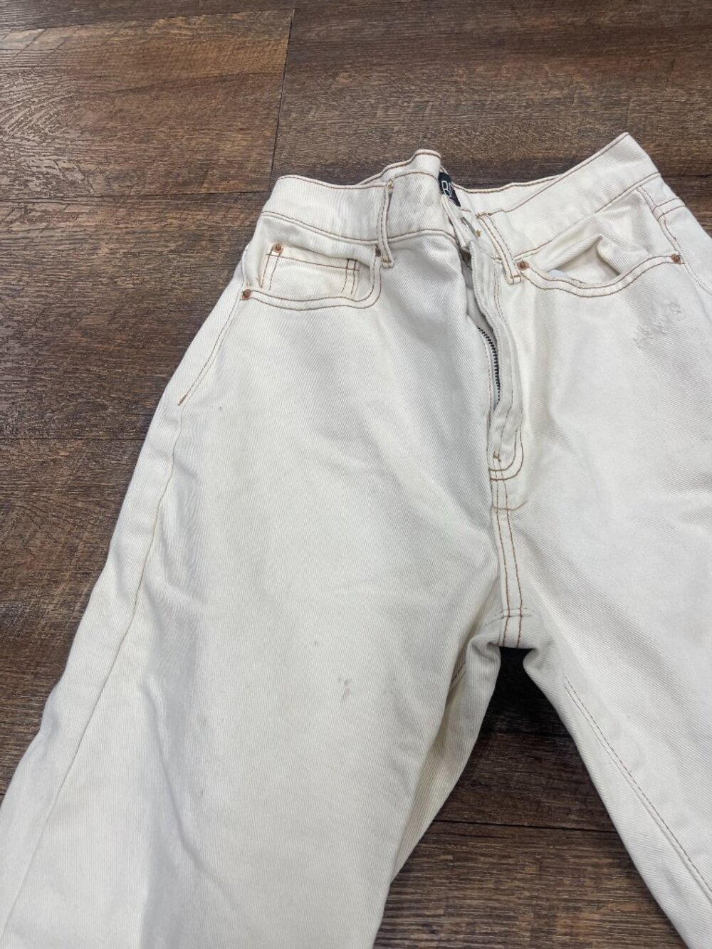 BDG Loose Straight Destroyed Ivory Denim Jeans Size 27 - Picture 4 of 13